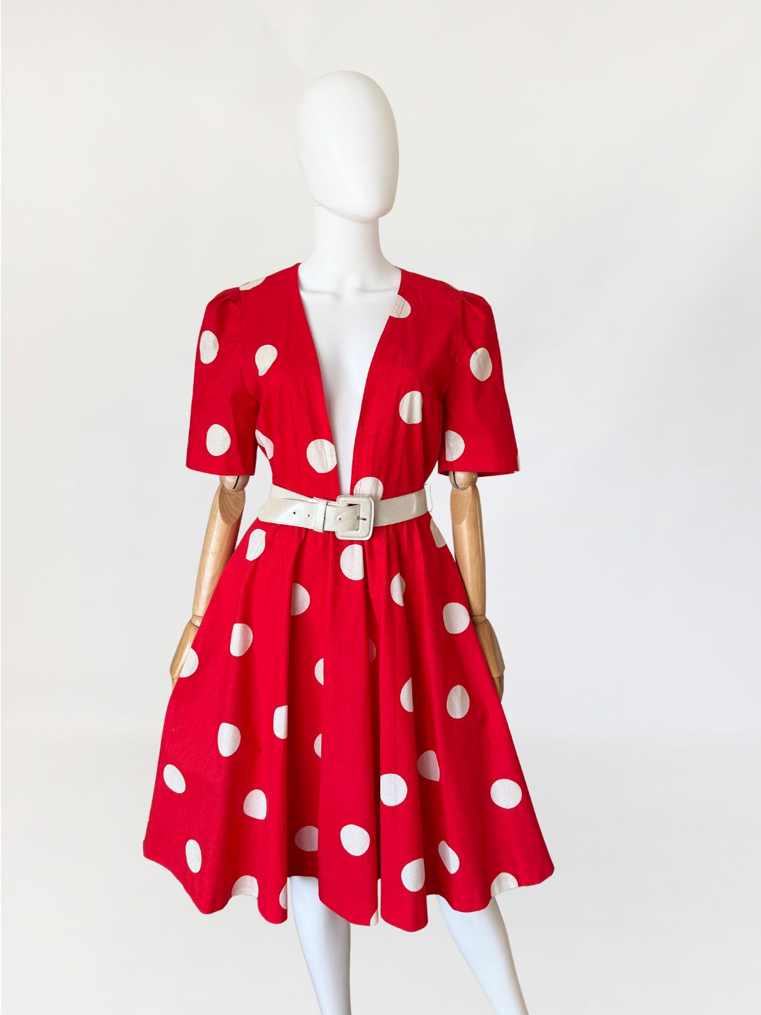 Fink rozkloszowana sukienka w grochy vintage