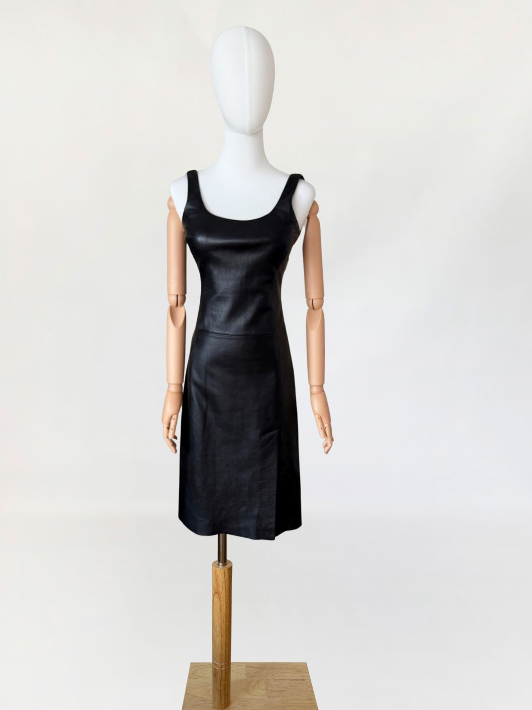 BCBGMAXAZRIA skórzana sukienka vintage