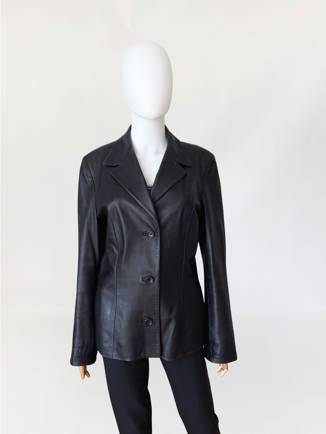 Minimalistyczna skórzana marynarka vintage