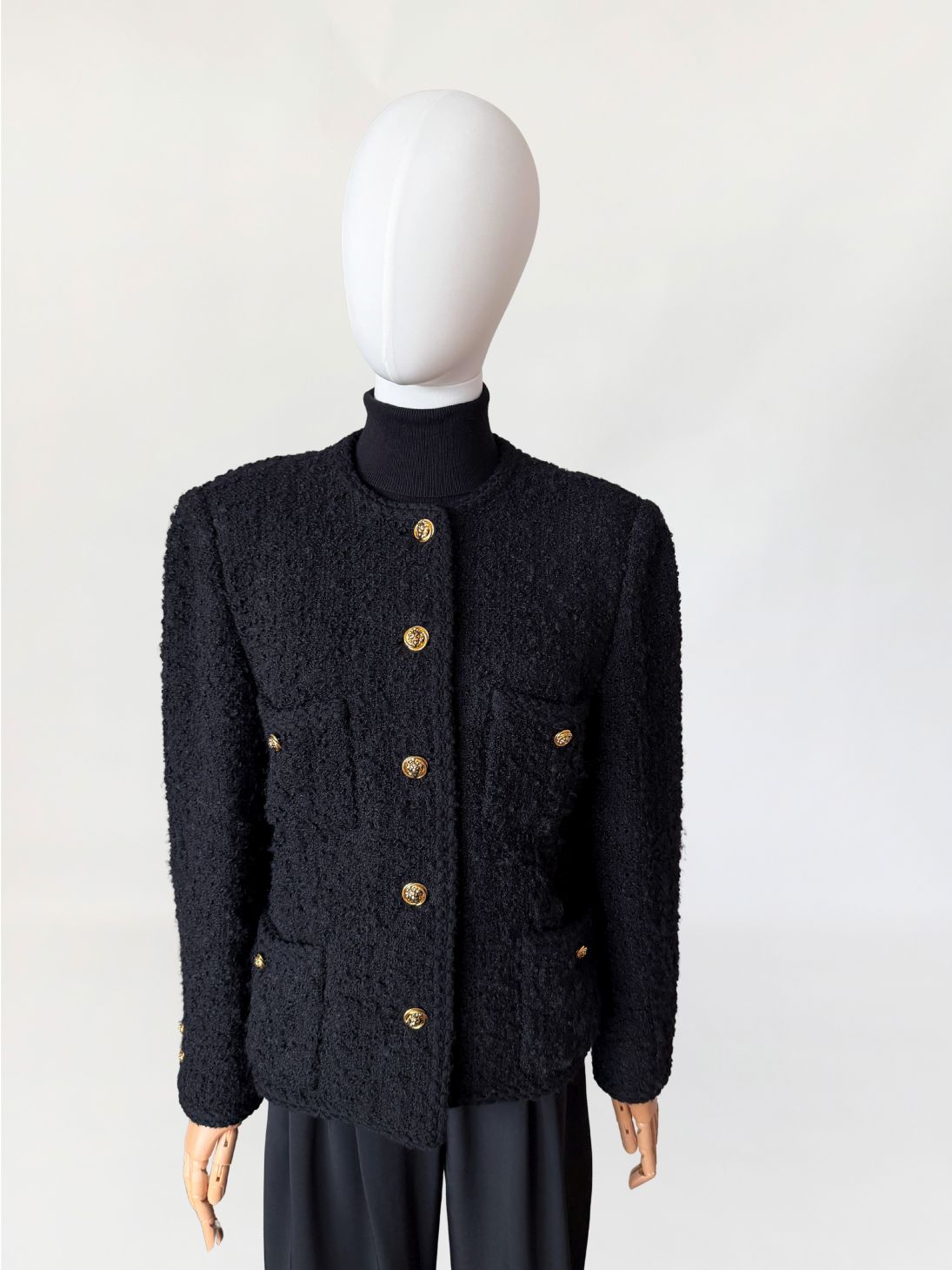 Marynarka vintage z wełny boucle z dekoracyjnymi guzikami