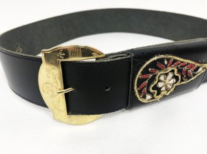 Skórzany pas vintage z haftami 